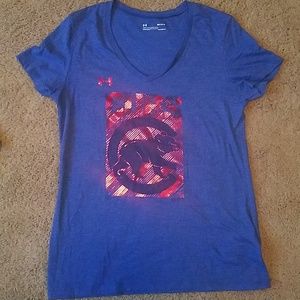 Womens Under Armour  sz. M Chicago Cubs shirt